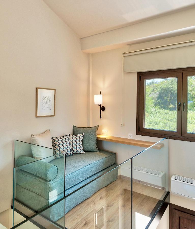 Dionysus Apartments & Suites إيريسوس المظهر الخارجي الصورة