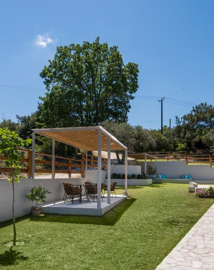 Dionysus Apartments & Suites إيريسوس المظهر الخارجي الصورة