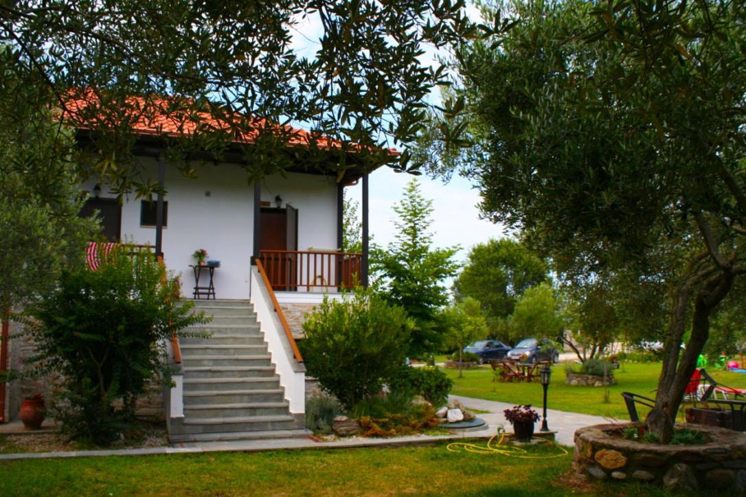 Dionysus Apartments & Suites إيريسوس المظهر الخارجي الصورة
